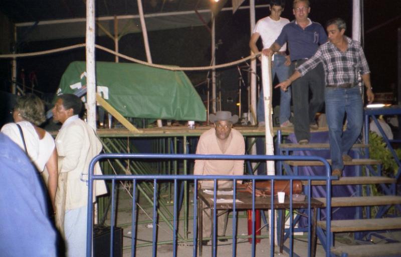 1984-013.jpg - 1984 Illinois Jacquet - Dizzy Gillespie off-stage