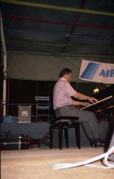 1984-028.jpg - 1984 John Lewis