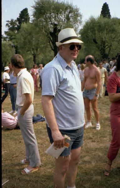 1984-030.jpg - 1984 Dick Wellstood off-stage