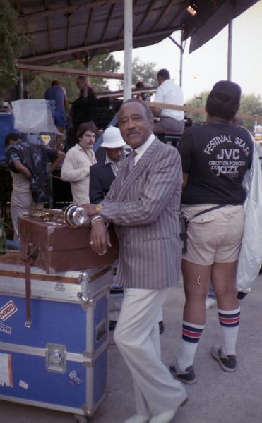 1984-051.jpg - 1984 Harry 'Sweets' Edison off-stage