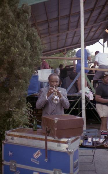 1984-053.jpg - 1984 Harry 'Sweets' Edison off-stage