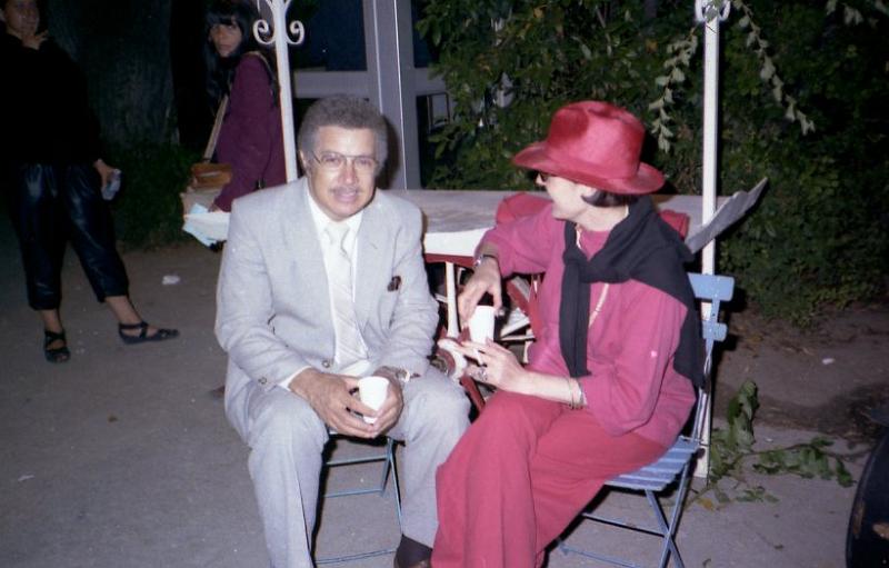 1984-066.jpg - 1984 Larry Coryell off-stage