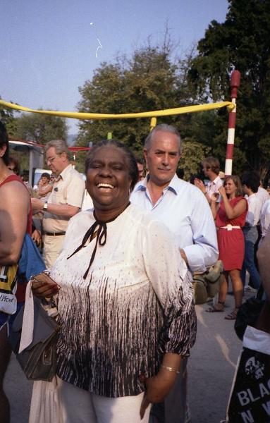1984-071.jpg - 1984 Linda Hopkins off-stage