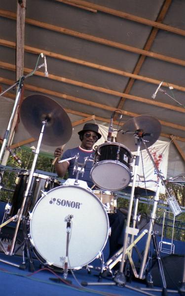 1984-112.jpg - 1984 Oliver Jackson