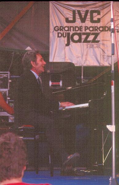 1984-119.jpg - 07.07.1984 Garden Stage
"Hall Of Fame All Stars":
Joe Bushkin.