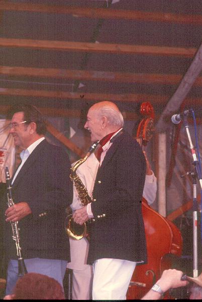 1984-123.jpg - 07.07.1984 Garden Stage
"Hall Of Fame All Stars":
Johnny Mince, Bob Haggart, Bud Freeman
