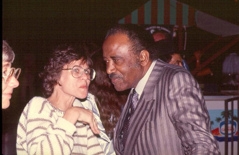 1984-128.jpg - 1984 Maria Eiermann, Ute Pehl, Sweets Edison off stage