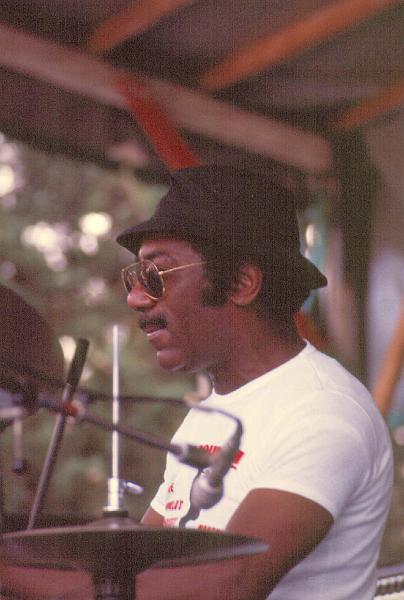 1984-129.jpg - 1984 Oliver Jackson