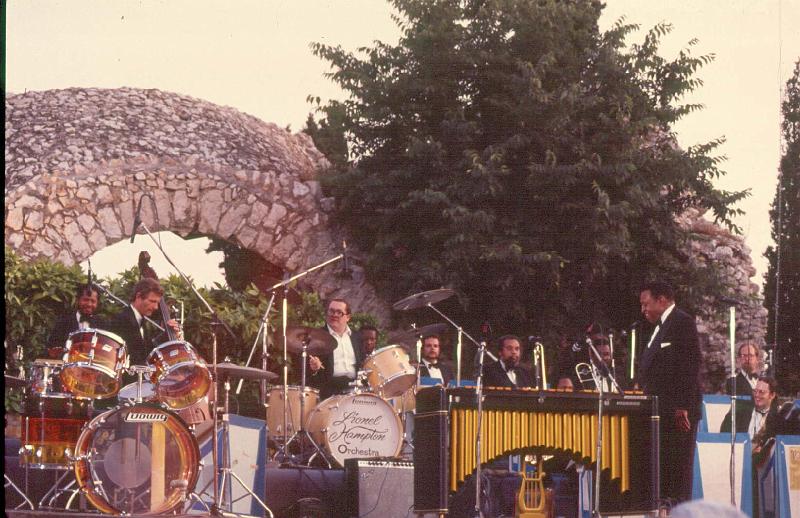 1984-147.jpg - 09.07.1984 Arena Stage
"Lionel Hampton & His Big Band Sound":
ua Duffy Jackson