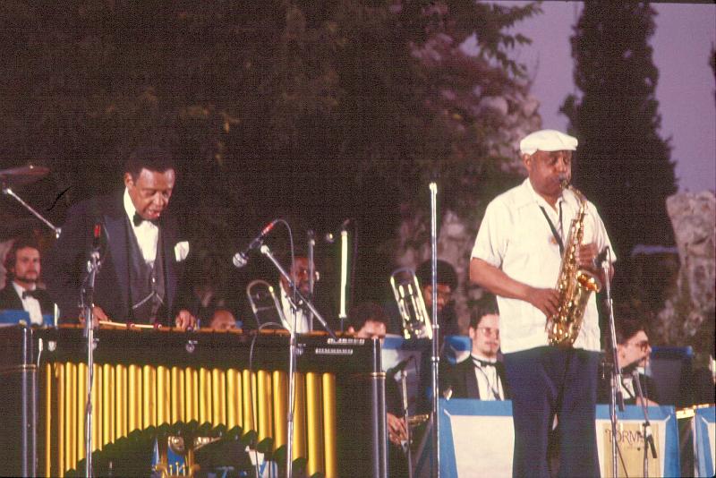 1984-151.jpg - 09.07.1984 Arena Stage
"Lionel Hampton & His Big Band Sound":
Lionel Hampton, Benny Carter