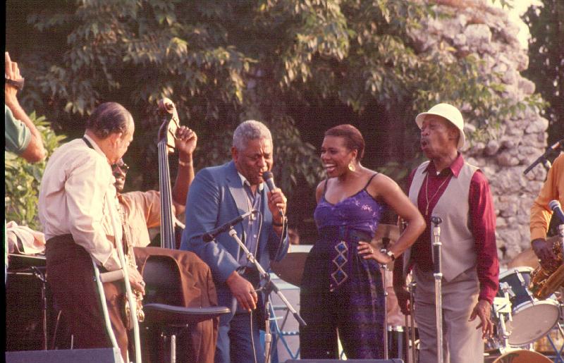 1984-167.jpg - 10.07.1984 Arena Stage
Arnett Cobb, Eddie Jones, Dizzy Gillespie (guest), Dee Dee  Bridgewater, Al Grey, Buddy Tate