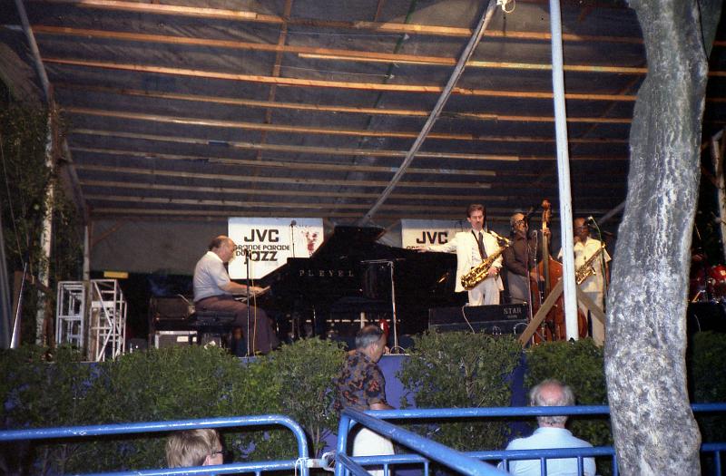 1985-01.jpg - 15.07.1985 Garden Stage:
The Newport Jazz Festival All Stars; George Wein, Scott Hamilton, Slam Stewart, Norris Turney