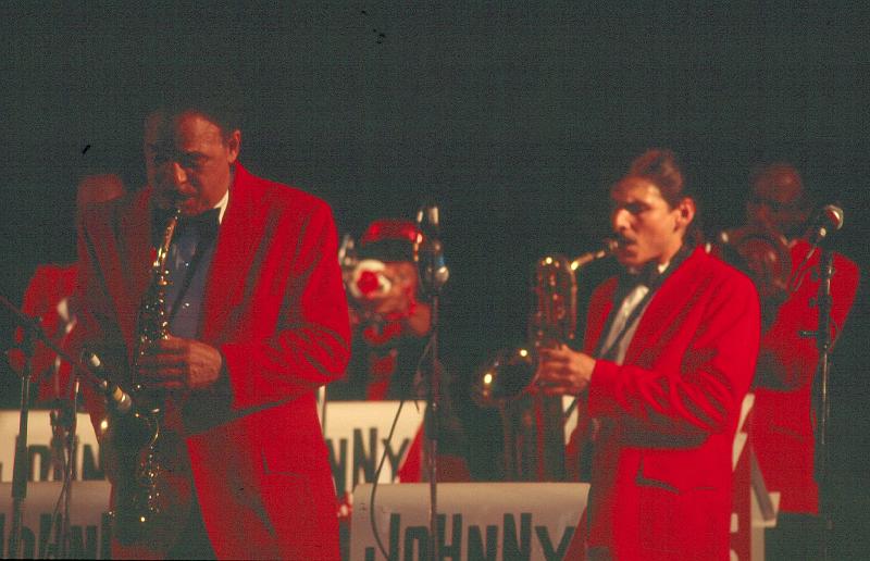 1985-32.jpg - 18.07.1985 Arena Stage
"The Johnny Otis Show":
Preston Love, N.N. (tp), Fred Clarke/Michael Turre (?)
