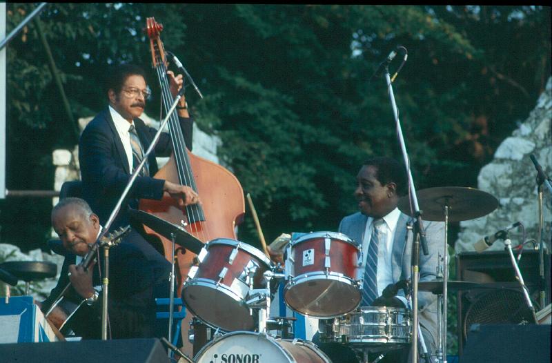 1985-48.jpg - 13.07.1985 Arena Stage
"Panama Francis & His Savoy Sultans":
John Smith, Leonard Gaskin, Panama Francis