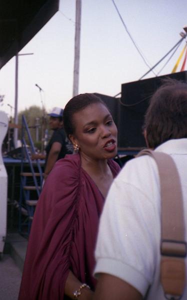 1985-51.jpg - 1985 Dee Dee Bridgewater off-stage