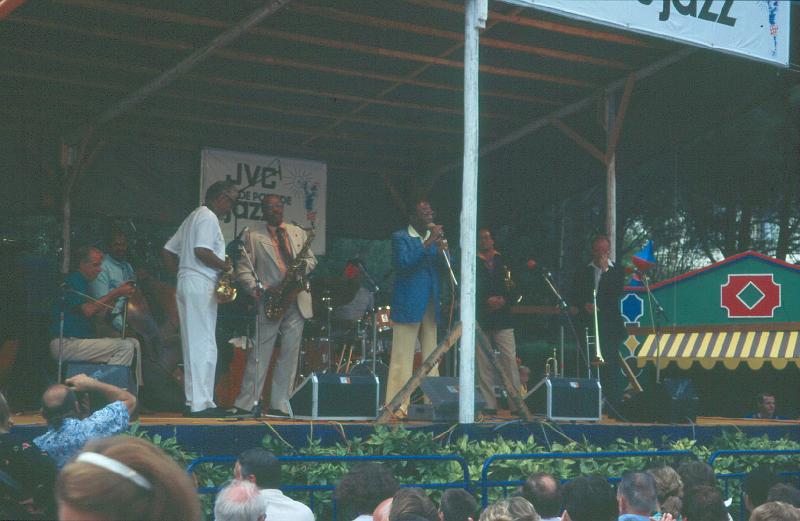 1987-02.jpg - 09.07.1987 Garden Stage
"The One O'Clock Jumpers":
Ray Pohlman, Billy Mitchell, Buddy Tate, Oliver Jackson, Clark Terry, Warren Vachè, George Masso