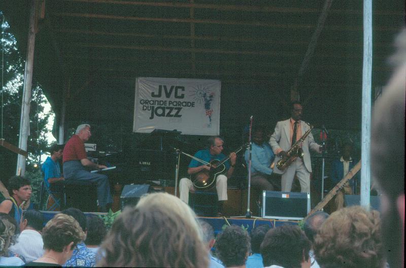 1987-03.jpg - 09.07.1987 Garden Stage
"The One O'Clock Jumpers":
Nat Pierce, Ray Pohlman, Eddie Jones, Buddy Tate, Clark Terry