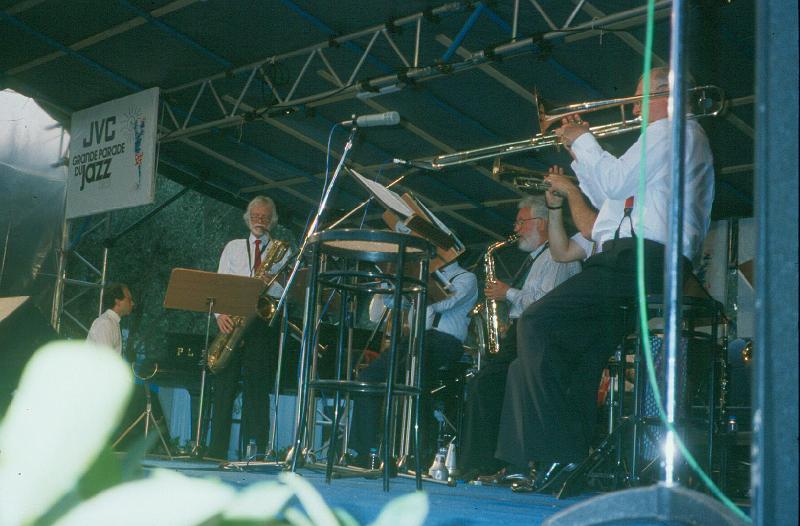 1992-01.jpg - 20.07.1992 Garden Stage;
Gerry Mulligan Tentet, "Re-Birth of the Cool":
Ted Rosenthal (p), Gerry Mulligan (bs), Dean Johnson (b), Lee Konitz (as), Rob McConnell (tb)